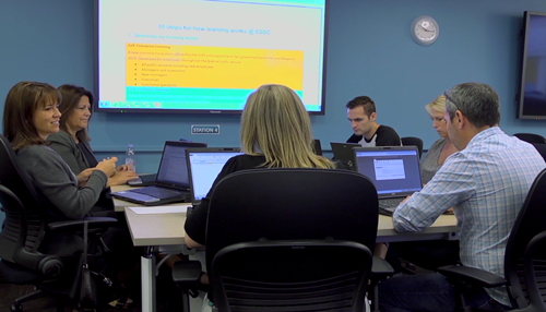 Image prise lors d'une séance de formation en salle de classe